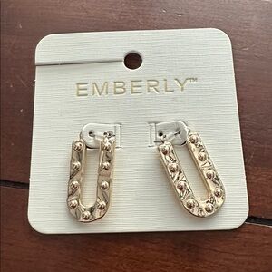 Emberly Gold Oval Link Stud Earrings with Textured Beads